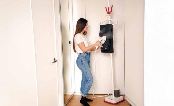 Vertikal bügeln: Wie es funktioniert und welche Vorteile es bietet