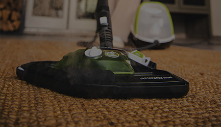 Polti Vaporetto Smart reinigt Heizkörper