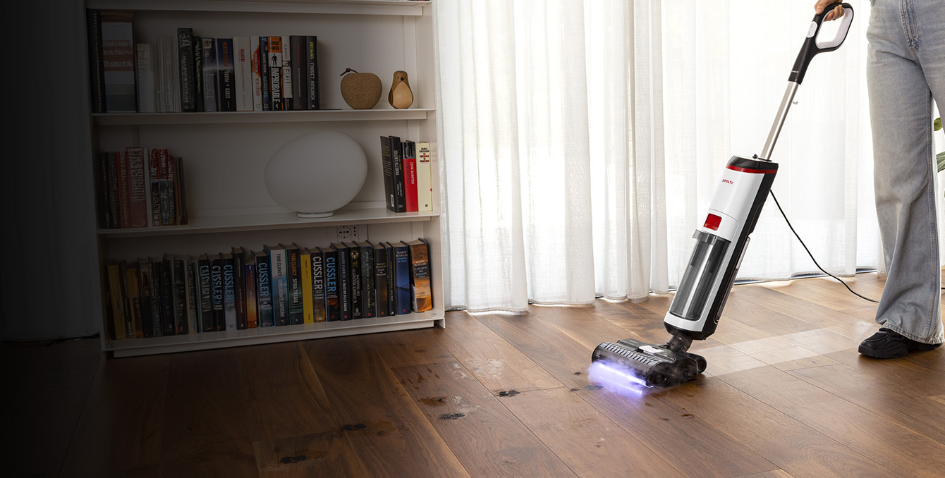 Polti RollySteam Dampf aktiv auf dem Boden zur Reinigung von Tierfußabdrücken